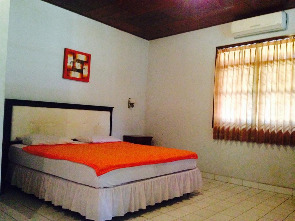 Mekar Jaya Bungalows Kuta  Room photo