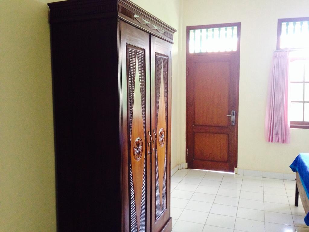 Mekar Jaya Bungalows Kuta  Exterior photo
