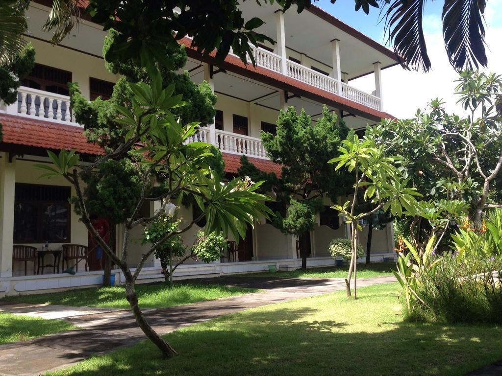 Mekar Jaya Bungalows Kuta  Exterior photo