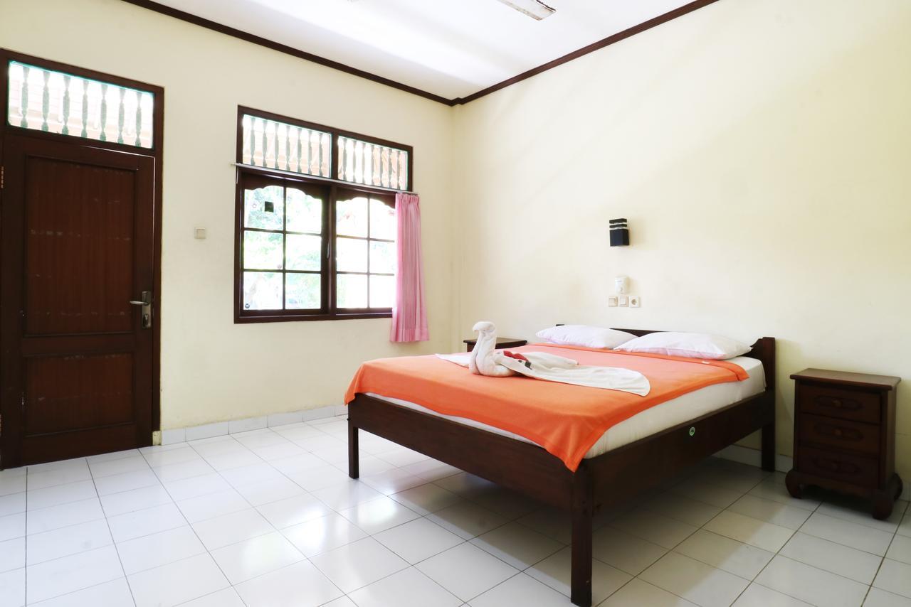 Mekar Jaya Bungalows Kuta  Exterior photo