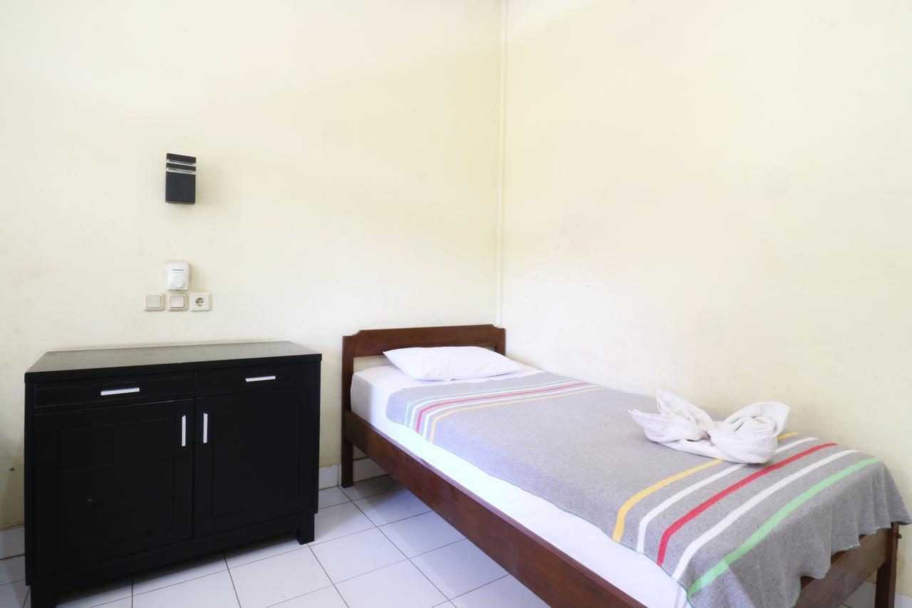 Mekar Jaya Bungalows Kuta  Exterior photo